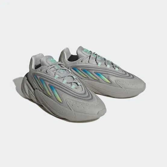 ADIDAS OZELIA  - HQ6657