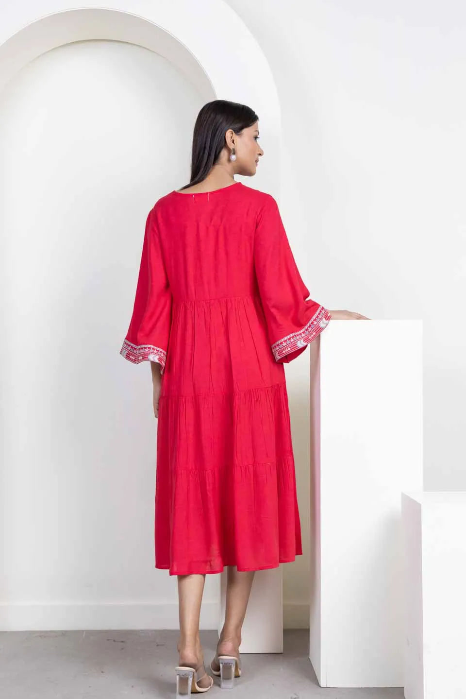 Ahaana embroidered dress Red