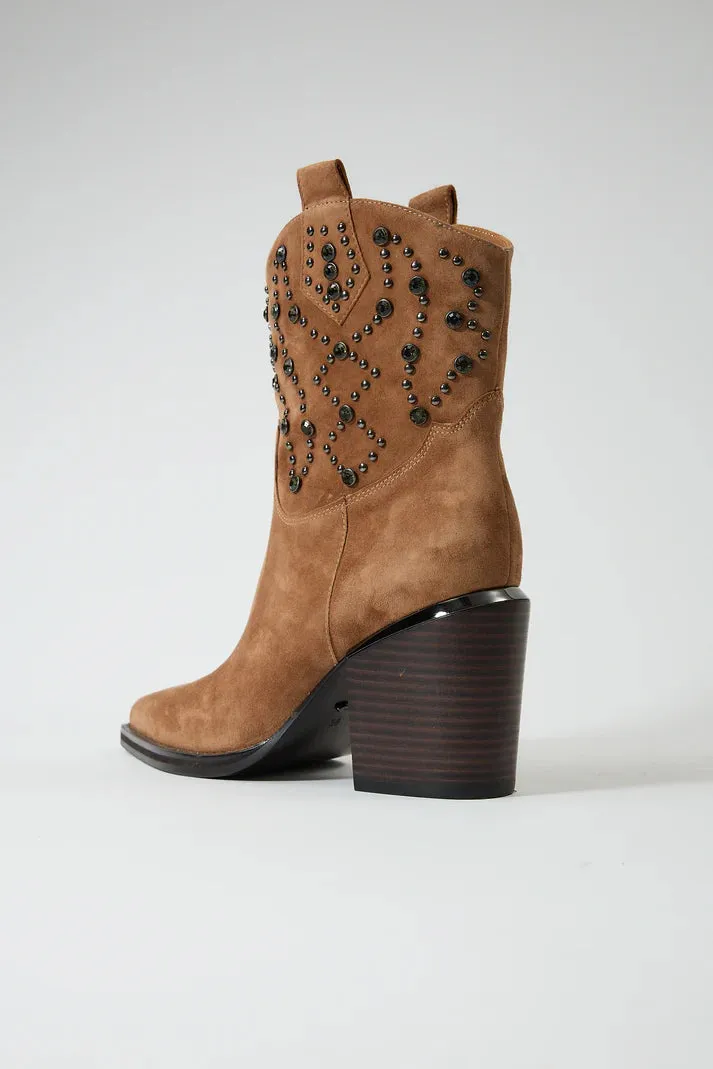 Clotho Brown   Leda Brown