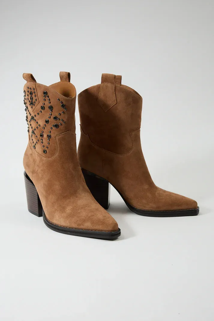 Clotho Brown   Leda Brown
