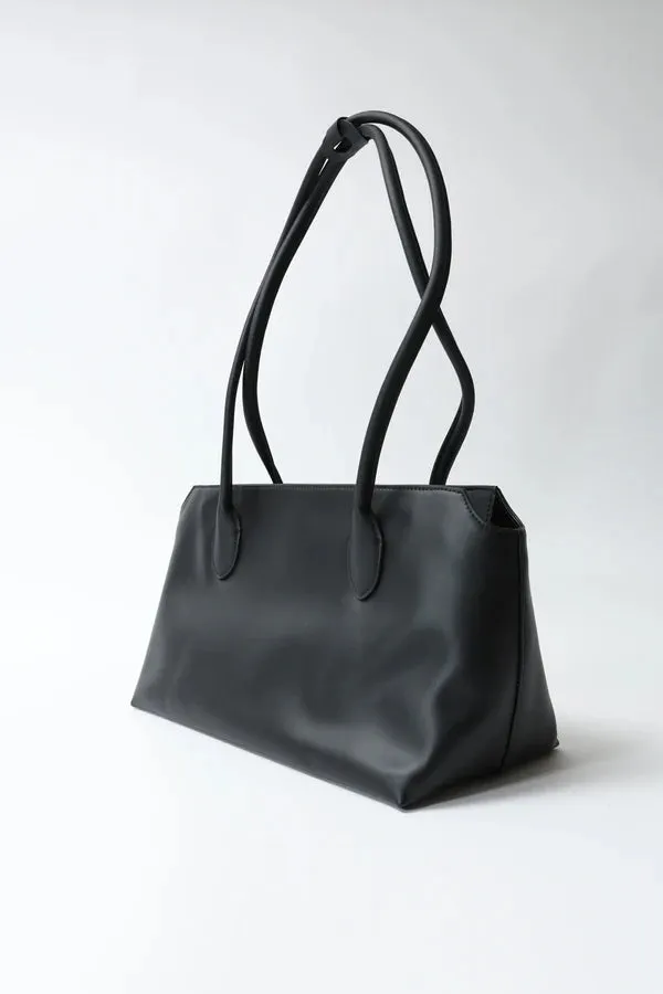 Peta Black   Apphia Black